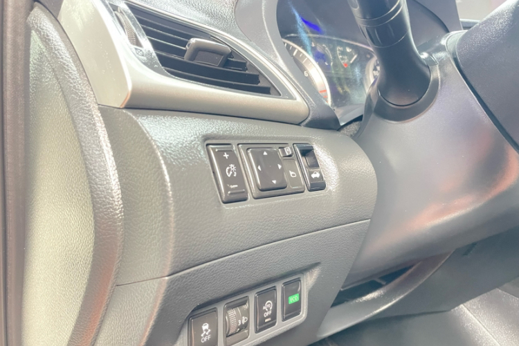 日产 轩逸 2022款 经典 1.6XE CVT舒适版中控内饰7009