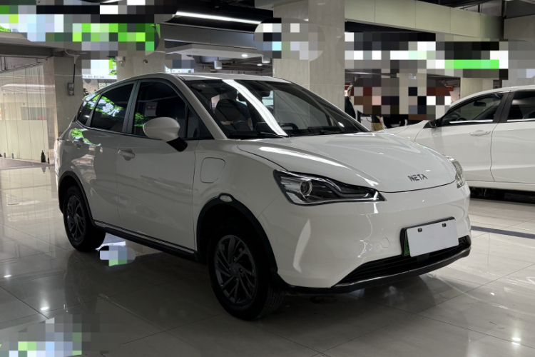 哪吒汽车 哪吒V 2022款 潮 300 Lite 磷酸铁锂车身外观6002