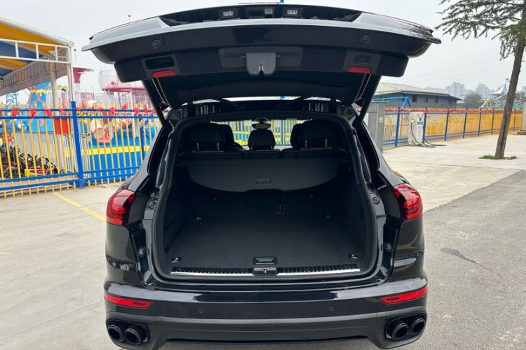 保时捷 2015款 Cayenne 3.0T中控内饰7008