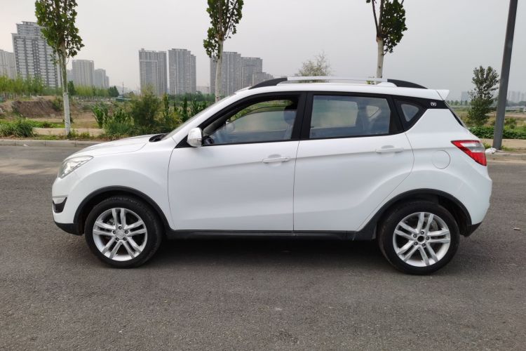 长安CS35 2016款 1.6L 手动豪华型 国V车身外观6005