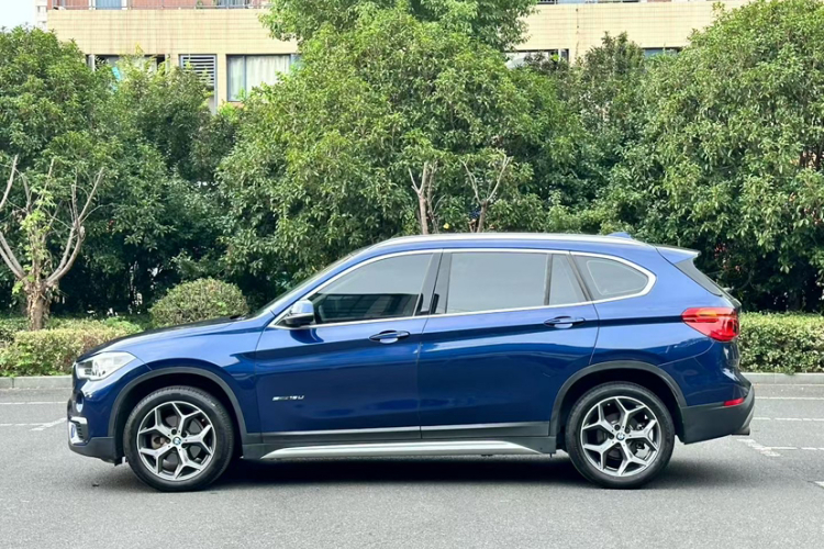 宝马X1 2018款 sDrive18Li 尊享型车身外观6002