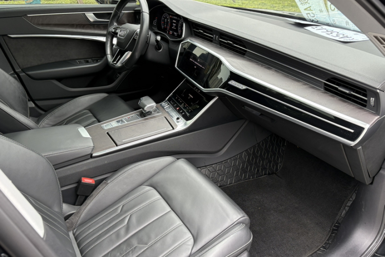 奥迪A6L 2019款 45 TFSI quattro 尊享致雅型中控内饰7013
