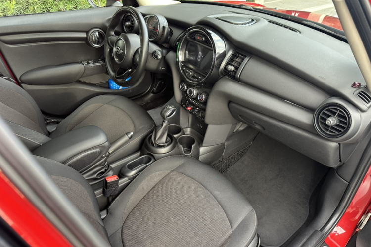 MINI 2016款 1.2T ONE 五门版中控内饰7005