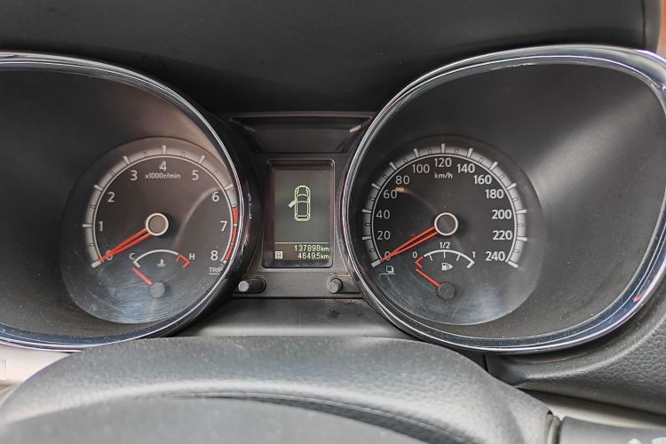 启辰T70 2015款 2.0L CVT睿趣版中控内饰15