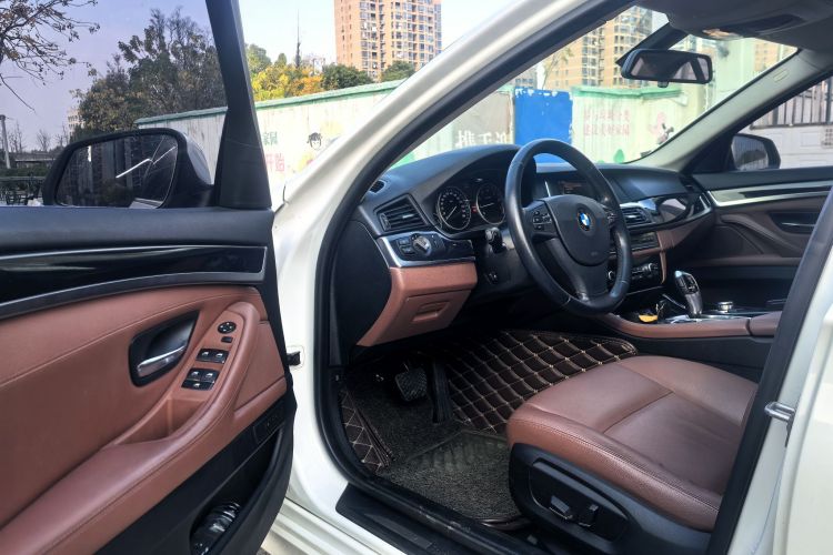 宝马5系(进口) 2015款 520i 典雅型中控内饰7001