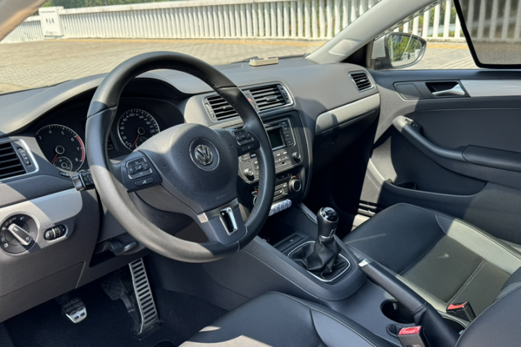 大众 速腾 2014款 改款 1.4TSI 手动豪华型中控内饰7012