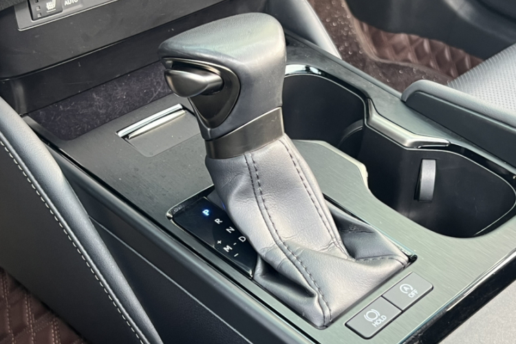 雷克萨斯ES 2022款 200 卓越版局部细节18