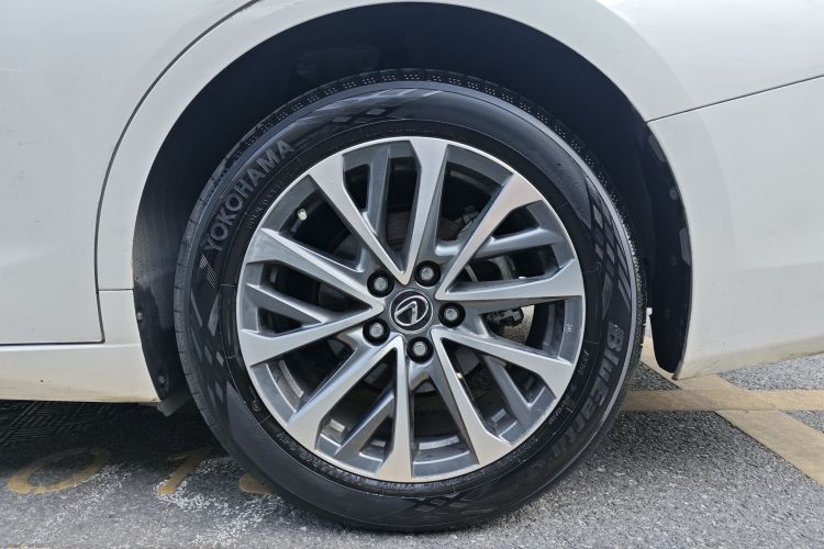 雷克萨斯ES 2023款 200 豪华版车身外观6006