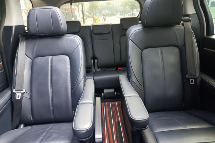 广汽传祺 传祺M8 2021款 大师系列 390T 尊贵版中控内饰7004