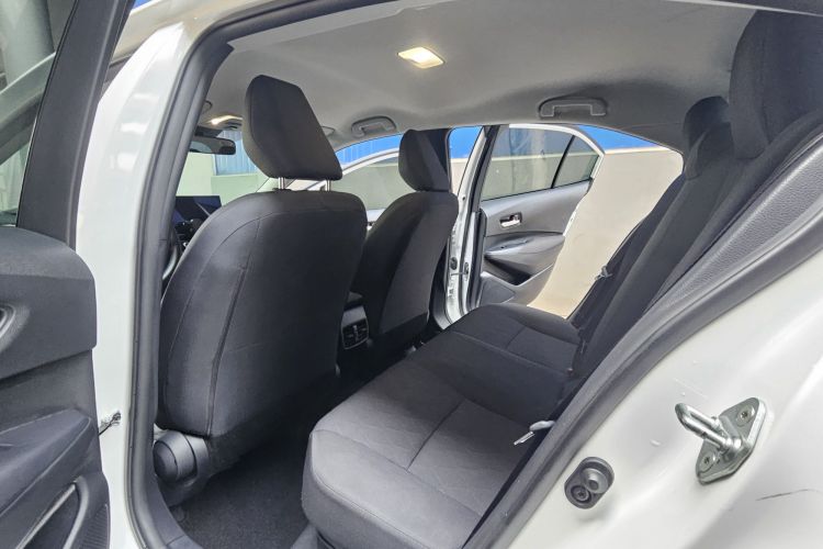 丰田 卡罗拉 2023款 1.8L 智能电混双擎 先锋版中控内饰7005