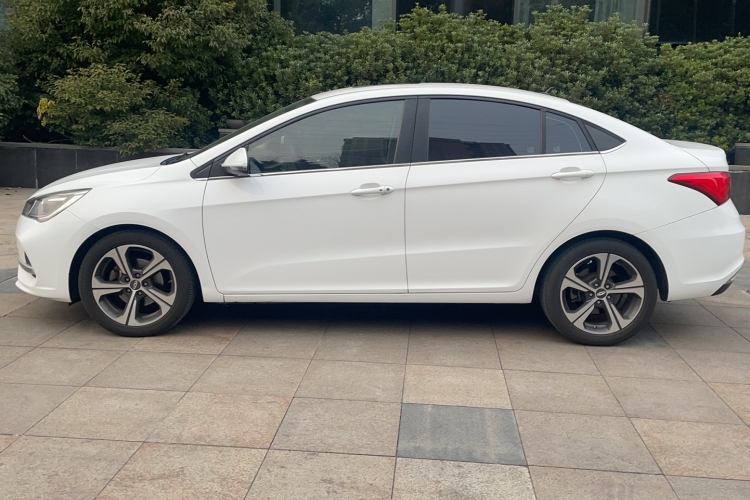 奇瑞 艾瑞泽5 2019款 1.5L 手动乐活版 国V车身外观6005