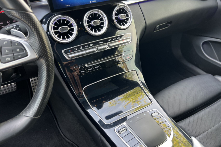 奔驰C级(进口) 2018款 C 200 轿跑车中控内饰7005