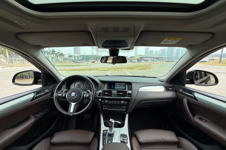 宝马X4 2016款 xDrive20i M运动型中控内饰7012