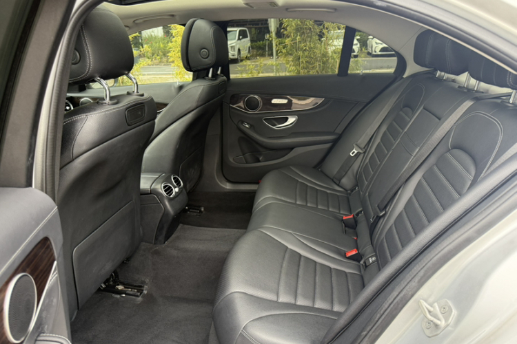 奔驰C级 2016款 C 200 L中控内饰7012