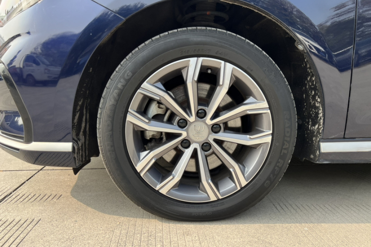 比亚迪 宋MAX 2021款 升级版 1.5T 自动豪华型 7座车身外观6002