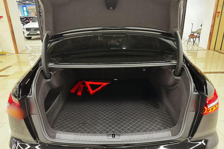 奥迪A6L 2023款 45 TFSI quattro 臻选动感型局部细节23