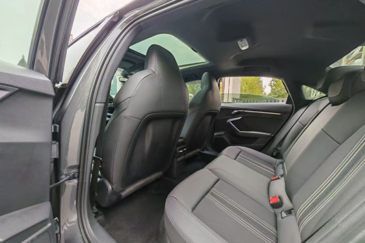 奥迪A3 2022款 A3L Limousine 35 TFSI 时尚运动型中控内饰7006