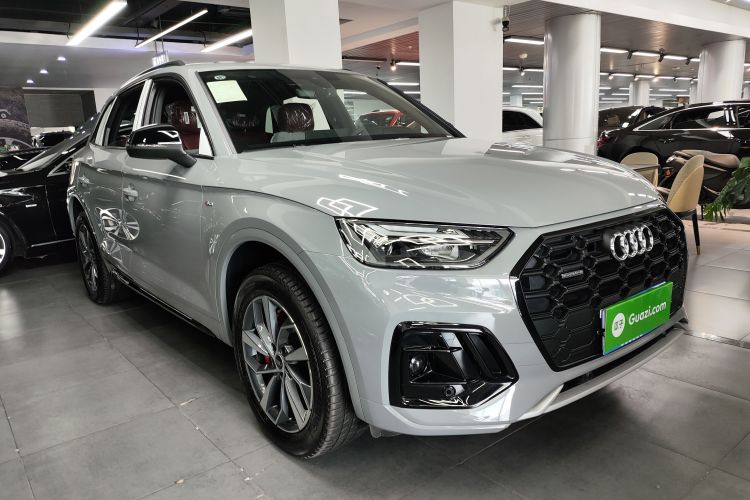 奥迪Q5L 2025款 45周年典藏版 40 TFSI 豪华动感型车身外观6001