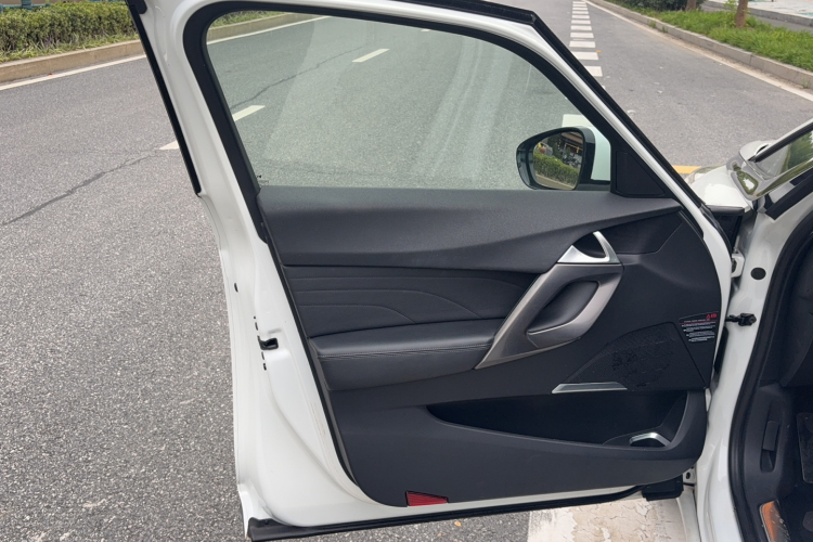 DS 5 2013款 1.6T 雅致版THP160中控内饰7002