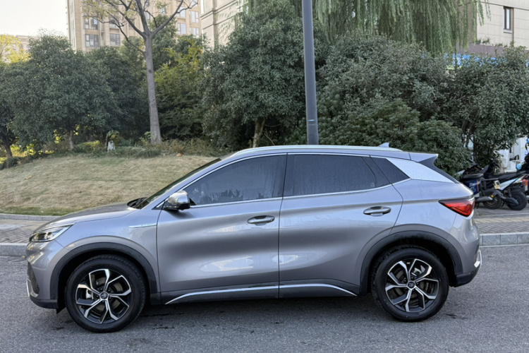 比亚迪 元PLUS 2022款 430KM 尊贵型车身外观6003