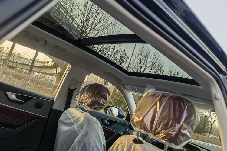 红旗HS5 2026款 2.0T 两驱旗韵Pro版中控内饰7004