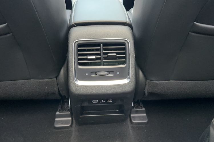 吉利汽车 博越 2020款 1.8TD DCT智联PRO中控内饰7007