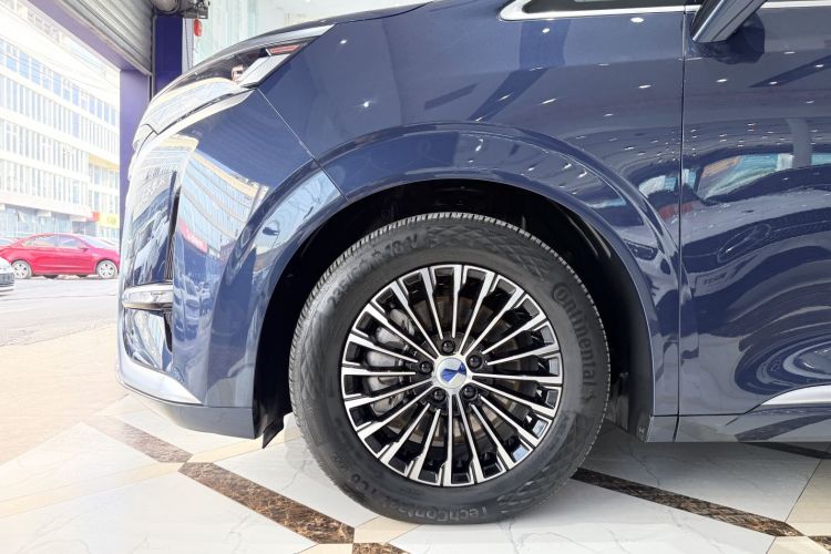 腾势D9 2022款 DM-i 1040 尊贵型车身外观6009