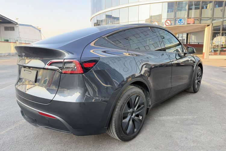 特斯拉 Model Y 2024款 后轮驱动版车身外观6002