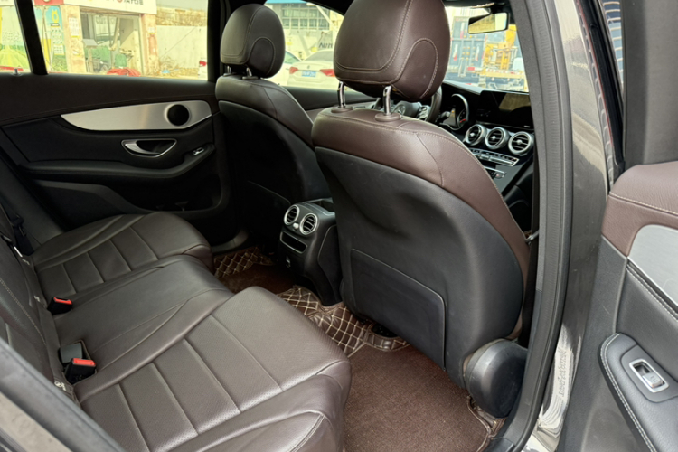 奔驰GLC 2020款 GLC 260 L 4MATIC 动感型中控内饰7002