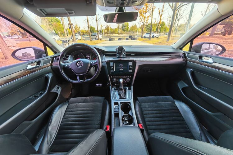 大众 迈腾 2017款 380TSI DSG 豪华型中控内饰7003