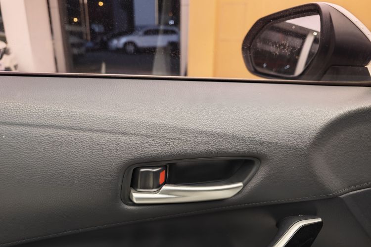 丰田 亚洲狮 2021款 2.0L 尊贵版中控内饰7001