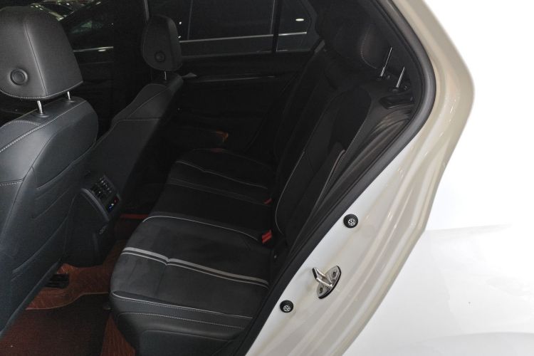 大众 高尔夫 2023款 改款 280TSI DSG R-Line Lite中控内饰7003