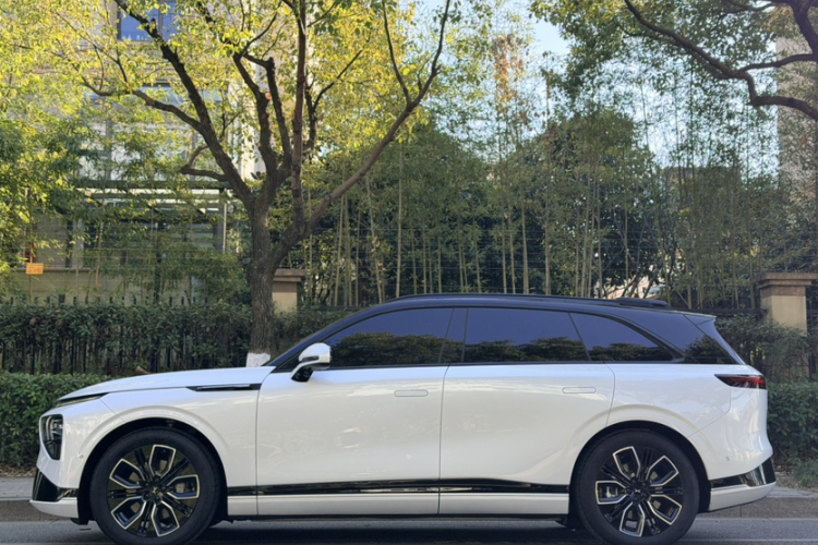 小鹏G9 2025款 625 长续航 Max车身外观6005