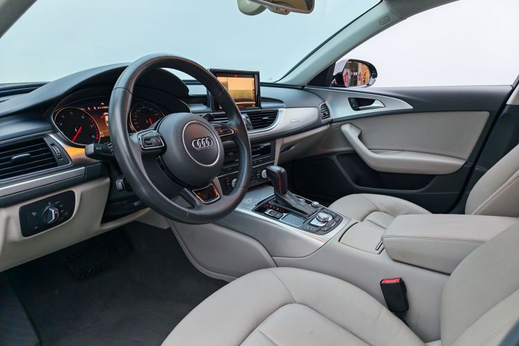 奥迪A6L 2016款 45 TFSI quattro 运动型中控内饰7001