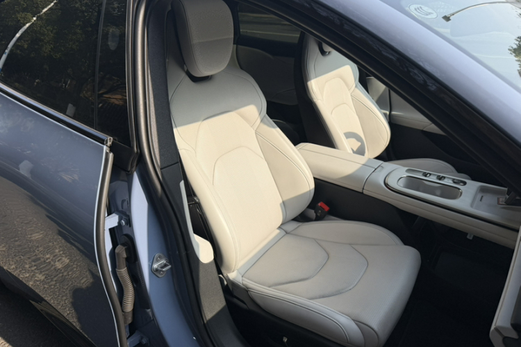 小米汽车 小米SU7 2024款 后驱超长续航高阶智驾Pro版局部细节41