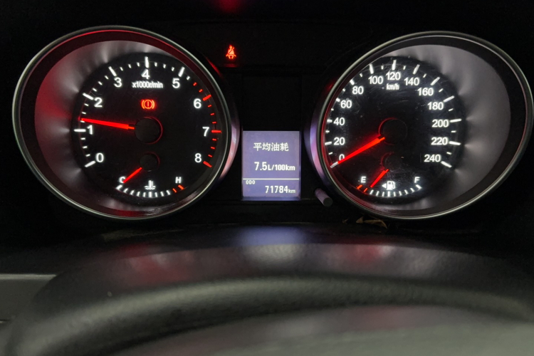 哈弗H6 2016款 升级版 1.5T 手动两驱精英型中控内饰15