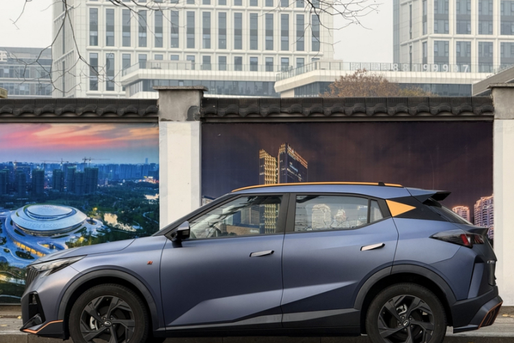 广汽传祺 传祺GS3 2023款 影速 270T R-STYLE版车身外观6001