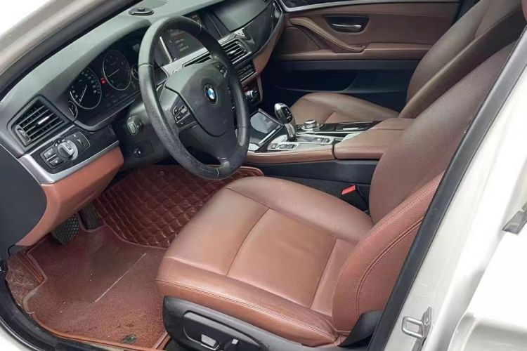 宝马5系(进口) 2015款 520i 典雅型中控内饰7001