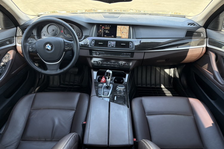 宝马5系 2014款 525Li 豪华设计套装中控内饰7002
