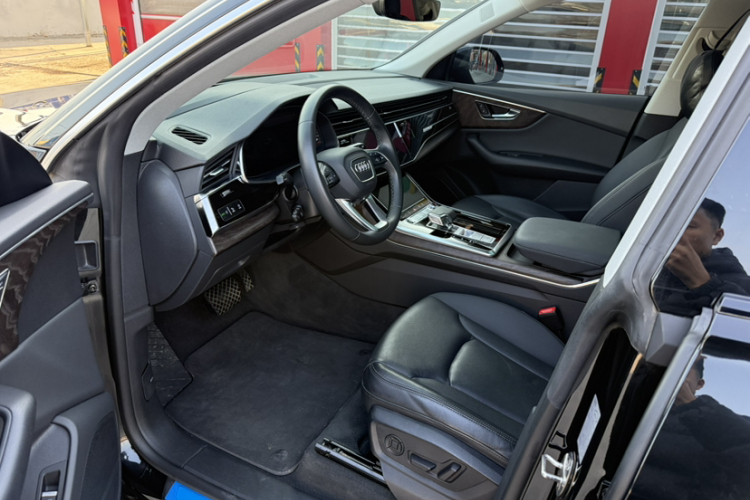 奥迪Q8 2022款 55 TFSI 豪华动感型局部细节19