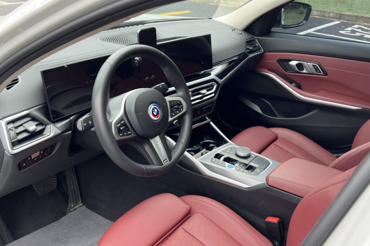 宝马i3 2024款 eDrive 40 L 曜夜套装中控内饰7006