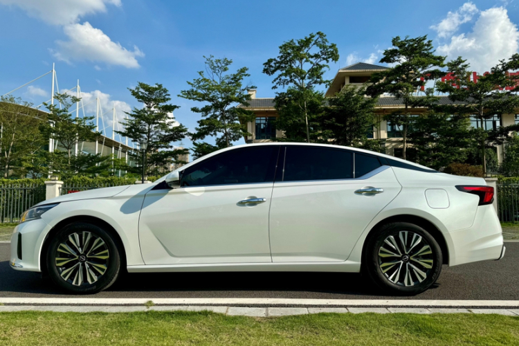 日产 天籁 2022款 2.0L XL-TLS 悦享版车身外观6004