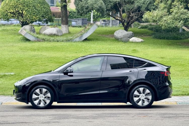 特斯拉 Model Y 2022款 后轮驱动版车身外观6002