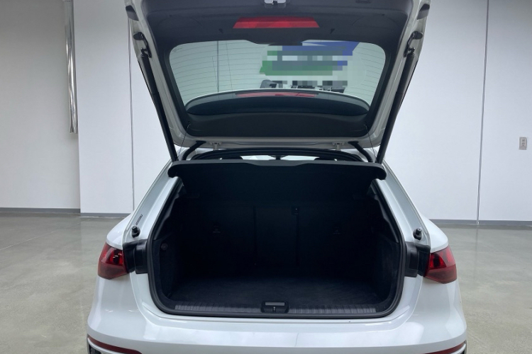 奥迪A3 2023款 改款 Sportback 35 TFSI 豪华致雅型车身外观6003