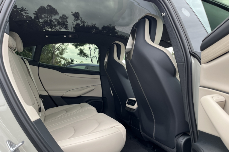 小米汽车 小米SU7 2024款 后驱长续航智驾版中控内饰7001