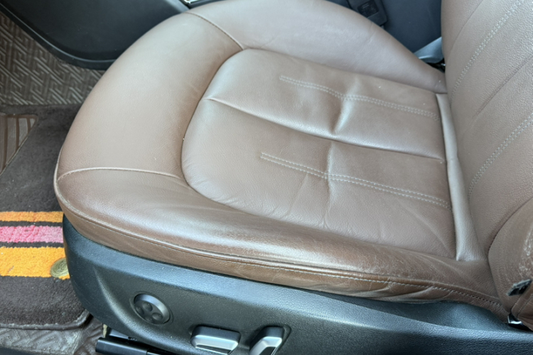 奥迪A6L 2018款 30周年年型 45 TFSI quattro 运动型中控内饰7011