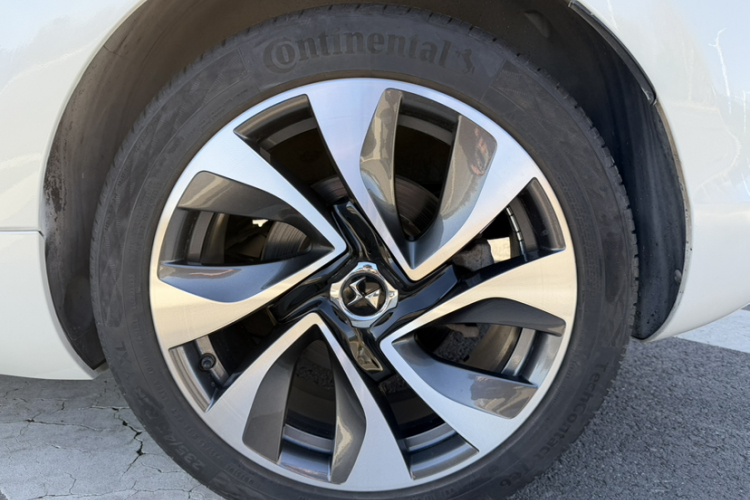 DS 5 2013款 1.6T 雅致版THP200车身外观6004