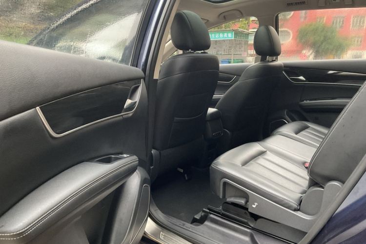 比亚迪 宋MAX 2017款 1.5T 自动智联精英型 7座中控内饰7001