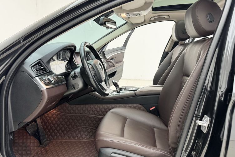 宝马5系 2014款 525Li 豪华设计套装中控内饰7002