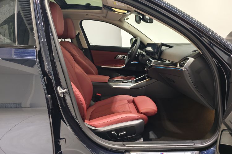 宝马3系 2024款 325Li M运动曜夜套装中控内饰7009